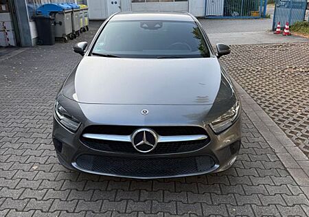 Mercedes-Benz A 180 -