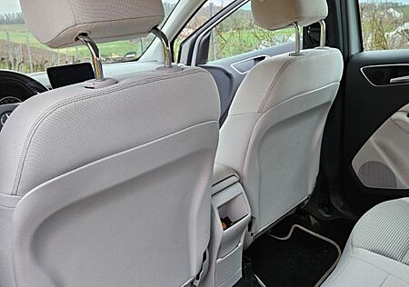 Mercedes-Benz B 180 -