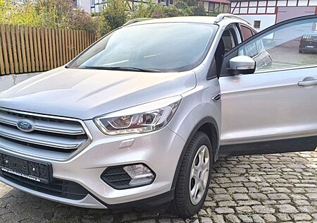 Ford Kuga Eco boost 8 Fach bereift, Navi, RFK, Touch