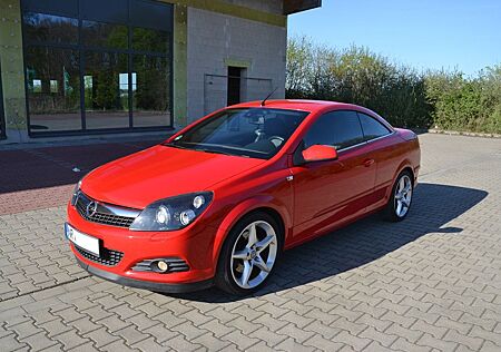 Opel Astra TwinTop 2.0 Turbo ECOTEC Cosmo 147kW TOP