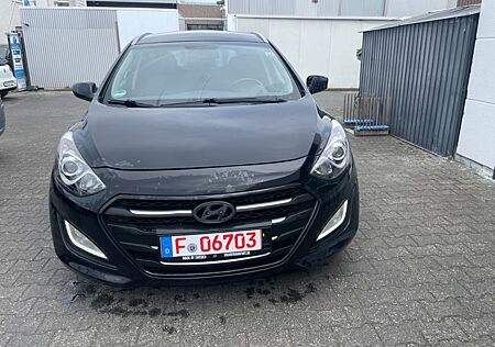 Hyundai i30 cw YES!