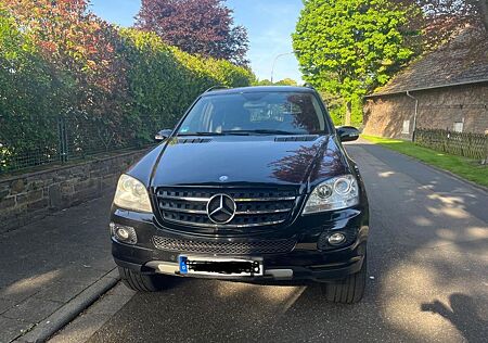Mercedes-Benz 320