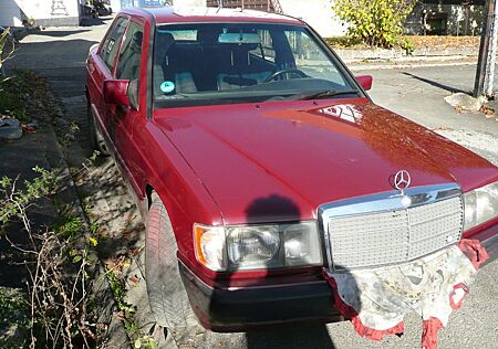 Mercedes-Benz 190 190E 1,8,2.BESITZ,ABS,COLOR,ALUF.,RCD,KLR,SERVO