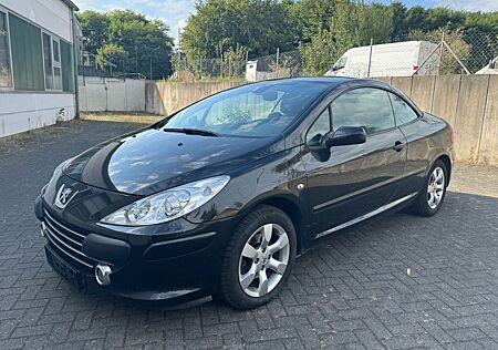 Peugeot 307 CC Cabrio-Coupe Tendance 1. Hand