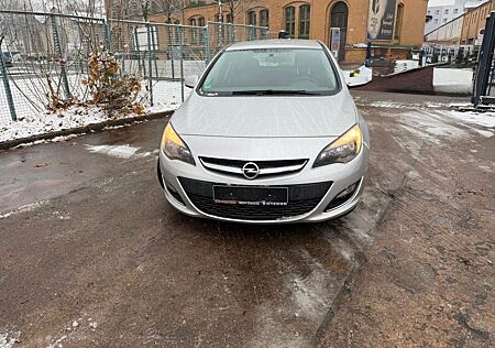 Opel Astra J Lim. 5-trg. Edition