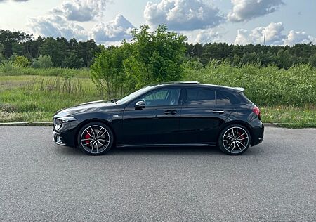 Mercedes-Benz A 35 AMG Mercedes-AMG A 35 4MATIC DCT Merced...