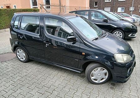 Daihatsu YRV 1.3 Plus