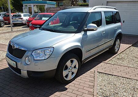 Skoda Yeti Allrad/AHK/DSG/Allwetter/BiXenon/PDC/17Zoll