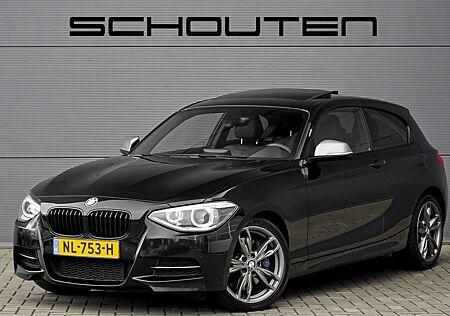 BMW M135i 1-serie xDrive Schuifdak H/K Navi Pro Lede