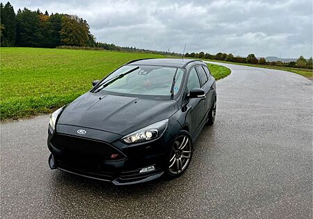 Ford Focus 2,0 EB ST Leder-Sport-Paket Turnier ST