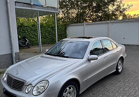 Mercedes-Benz E 220 CDI AVANTGARDE Avantgarde