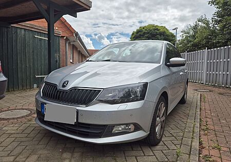 Skoda Fabia Combi TDI 105 PS - AHK, 8fach bereift