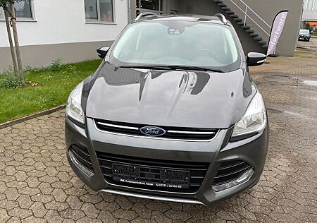 Ford Kuga Titanium**Panorama**TÜV NEU**Navi**Tempomat