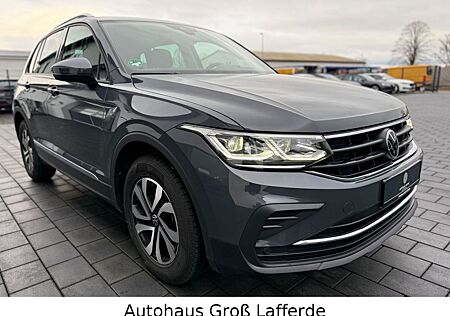 VW Tiguan Volkswagen Active 2.0 TDI DSG MatrixLED Navi Head up