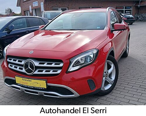 Mercedes-Benz GLA 200 LED-S,S-teilleder,Navi,RFK,PDC,++