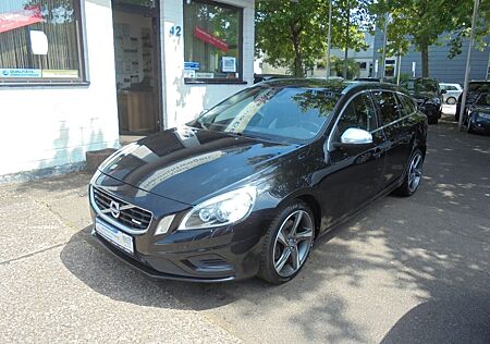 Volvo V60 Kombi R-Design AWD"NAVI-XENON-LEDER"