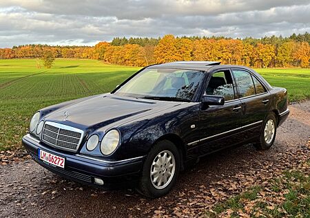 Mercedes-Benz E 230 H-KENNZEICHEN TÜV NEU TOP