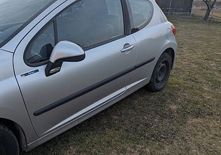 Peugeot 207 Tendance 95 VTi Tendance