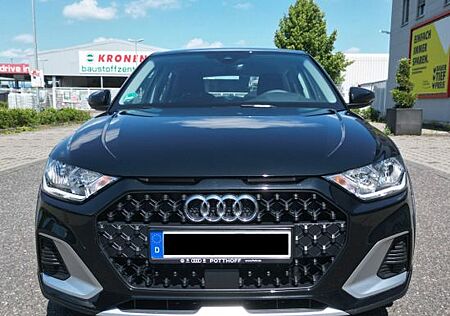 Audi A1 30 TFSI S tronic citycarver - Scheckheft