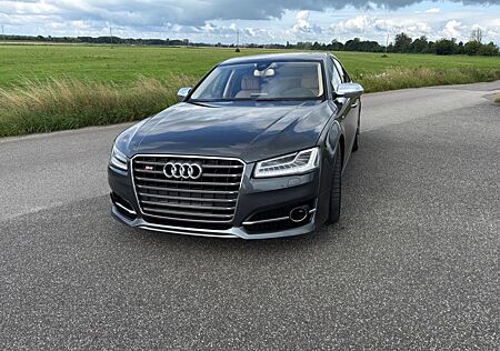 Audi S8 4.0 TFSI tiptronic quattro -