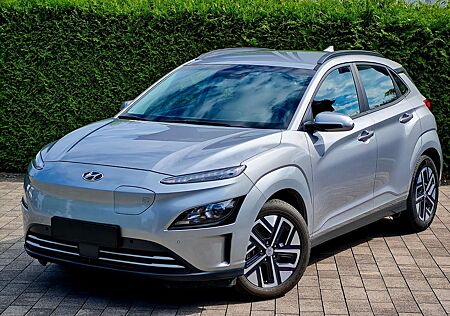 Hyundai Kona Select Elektro lückenlos Scheckheft