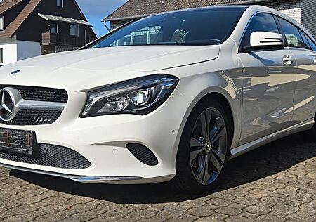 Mercedes-Benz CLA 220 Shooting Brake CLA 220 d DCT Shootin...