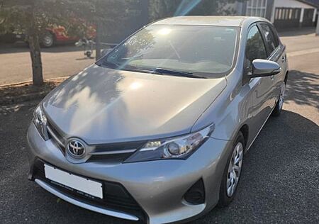 Toyota Auris Cool