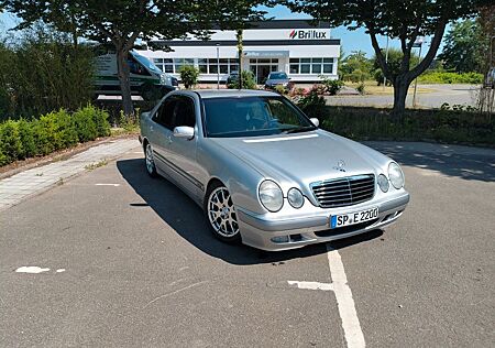 Mercedes-Benz 220 220cdi