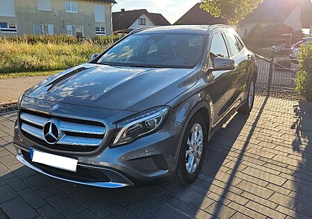 Mercedes-Benz GLA 180 Urban Automatik 91.000 km 90kW Tüv neu