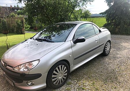 Peugeot 206 CC 135 - Cabrio - TÜV neu - sofort fahrberei