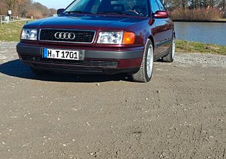 Audi 100