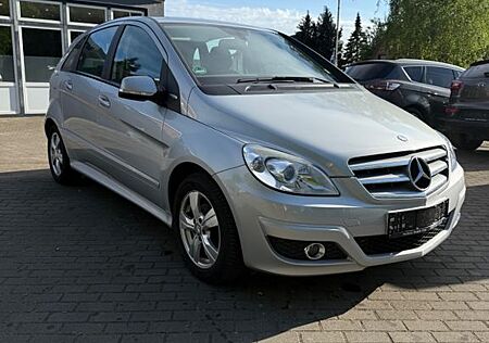 Mercedes-Benz B 180 BlueEFFICIENCY *Pano*Navi*Shz*Tempomat*