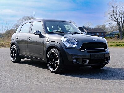 MINI Countryman SD All4 Top gepflegt u. umfangreich
