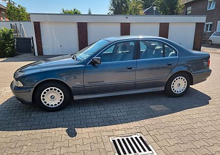 BMW 525i TOP - E39 aus 2002