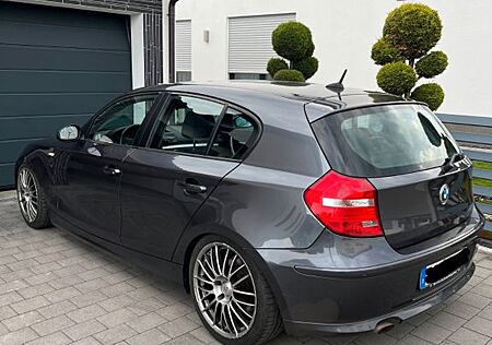 BMW 118d | AHK | Schiebdach | Sitzhzg | 8-fach