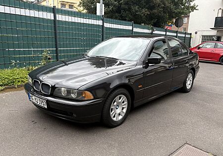 BMW 525i A - kein Rost - 2. Hand - Originalzustand