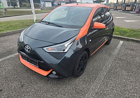 Toyota Aygo (X) Aygo (X) 1,0-l-VVT-i x-JBL x-shift x-JBL