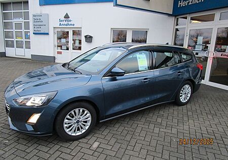 Ford Focus 1.0 Turn."Titanium" LED+Navi+PDC+Alus
