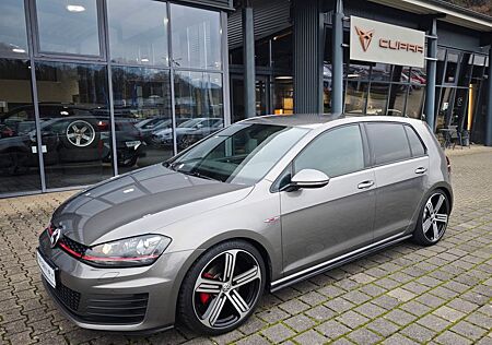 VW Golf Volkswagen VII GTI 220PS NAVI+SHZ+AHK+XENON+BT