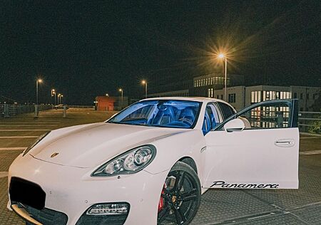 Porsche Panamera 4S S