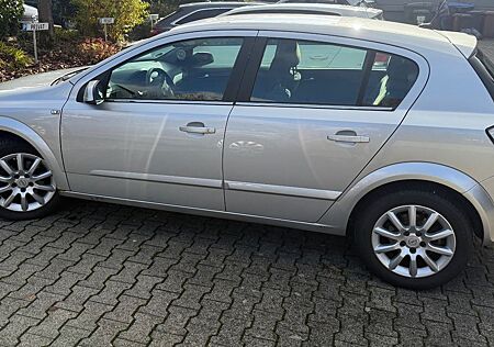 Opel Astra 1.8 16V Elegance Elegance
