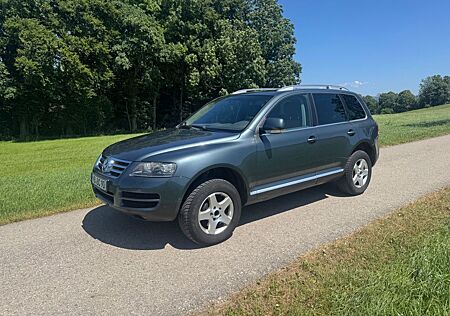 VW Touareg Volkswagen 3.0 V6 TDI Tiptronic Individual Indi...