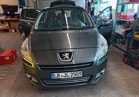 Peugeot 5008 1.6 Premium 155 THP Automatik Premium