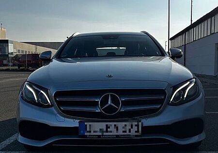 Mercedes-Benz E 220 d T Autom. -