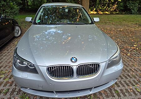 BMW 523i A -177ps Top Zustand