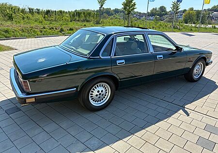 Jaguar XJ40 Autom. Grün/Beige