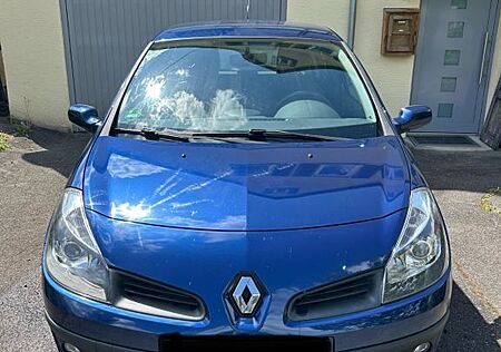 Renault Clio III 1.2, TÜV 04/26 / 8 Fach Bereift