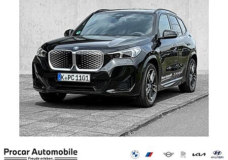 BMW iX1 eDrive20 M Sportpaket * Panorama Glasdach *