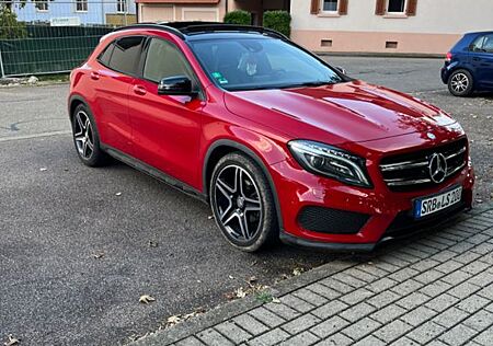 Mercedes-Benz GLA 200 AMG Line AMG Line