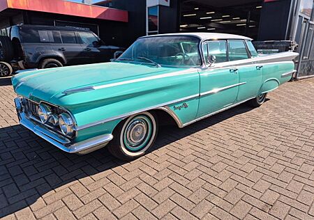 Oldsmobile Super 88 Holiday Sport